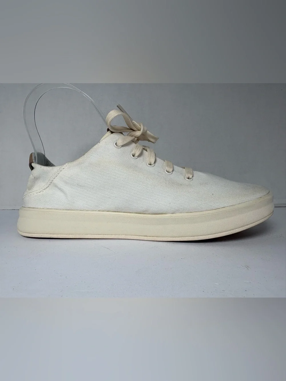 OluKai Ki’ihele Li White Canvas Sneakers Low Profile Design Lace-up Size 6.5